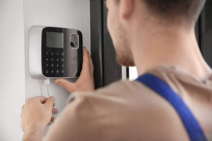 Installation de système d'alarme et de télésurveillance, Saint-Pierre